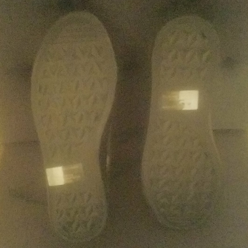 Shoes - Picture 2 of 4